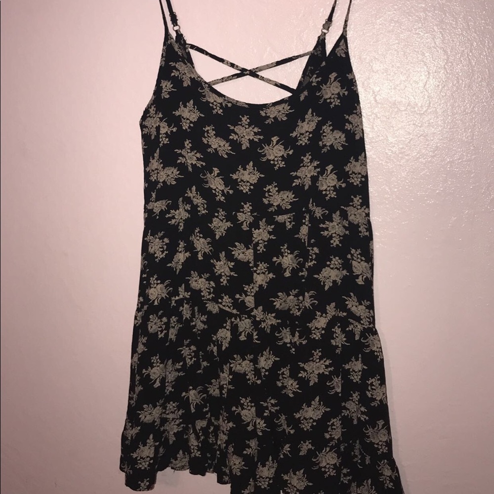 Cute fun encreme floral dress